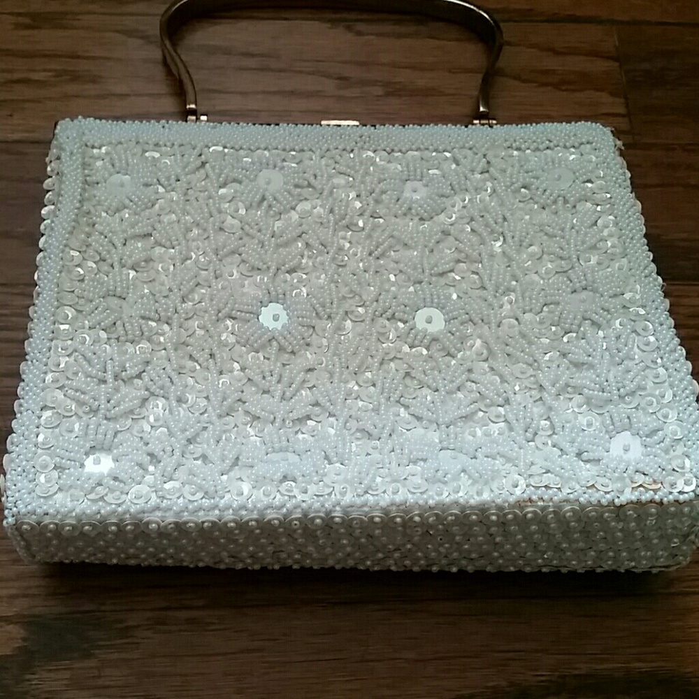 Vintage Beaded Purse with Metal Mother of Pearl Inlay Handle - Picture 4 of 8